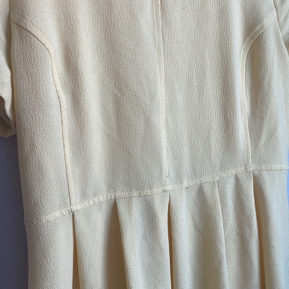 Yellow dress - Picture 6 of 8